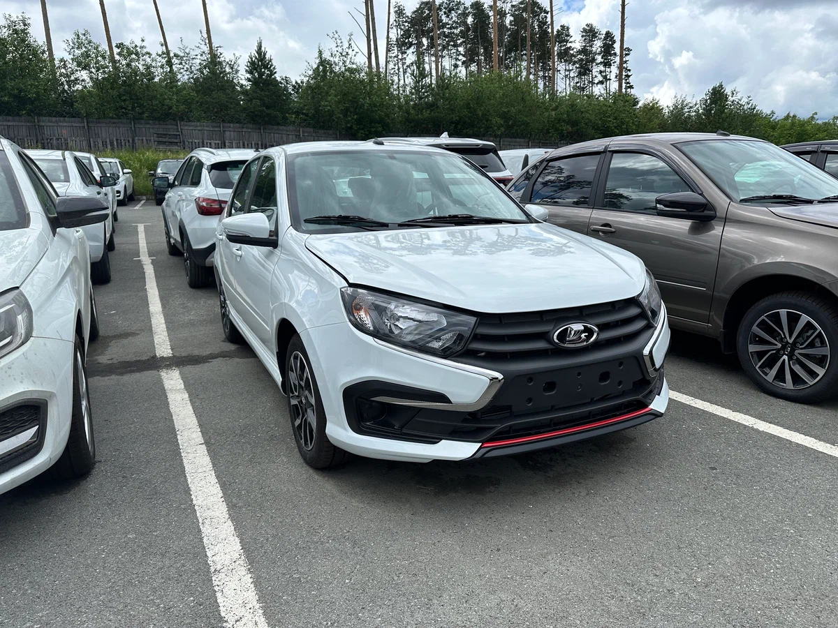 Lada Granta Sportline - фото №3